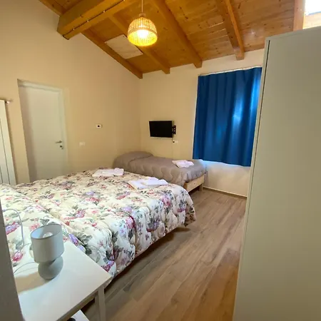 Casale La Rosa Azzurra 农家乐 *