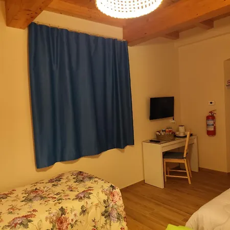 农家乐 Casale La Rosa Azzurra *